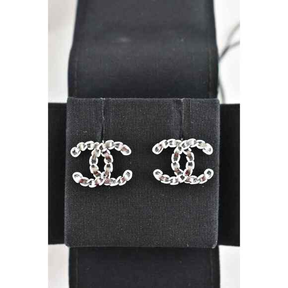 Chanel 22P Ruthenium Silver White Chain CC Logo Drop Statement Stud Earrings - Picture 6 of 12